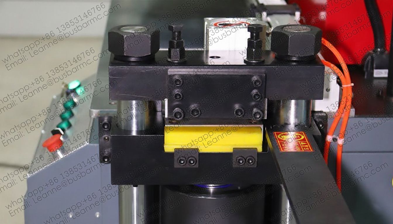 Cesoia idraulica per sbarre di rame