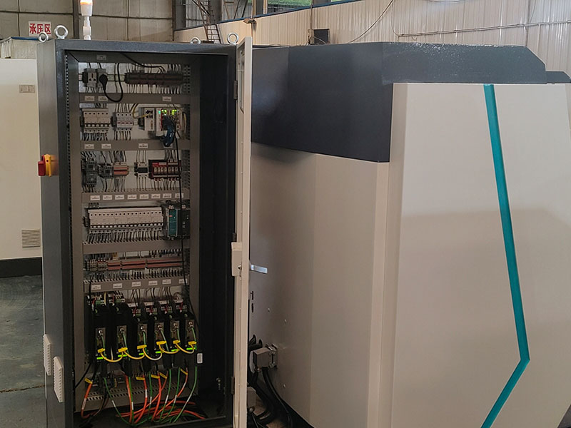 Struttura robusta per massima precisione di punzonatura