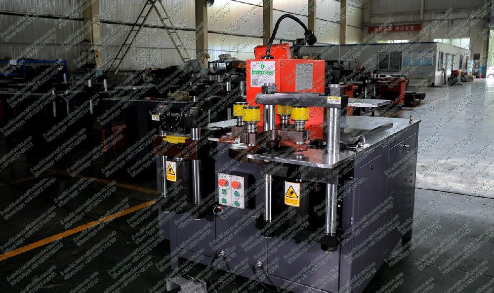 Macchine Lavorazione Sbarre di Rame e Alluminio di Alta Qualità | Soluzioni Professionali per Busbar e Quadristica